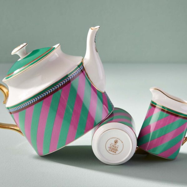 pip_studio_chique_fw2023_tableware_stripes_03_lr_1_1